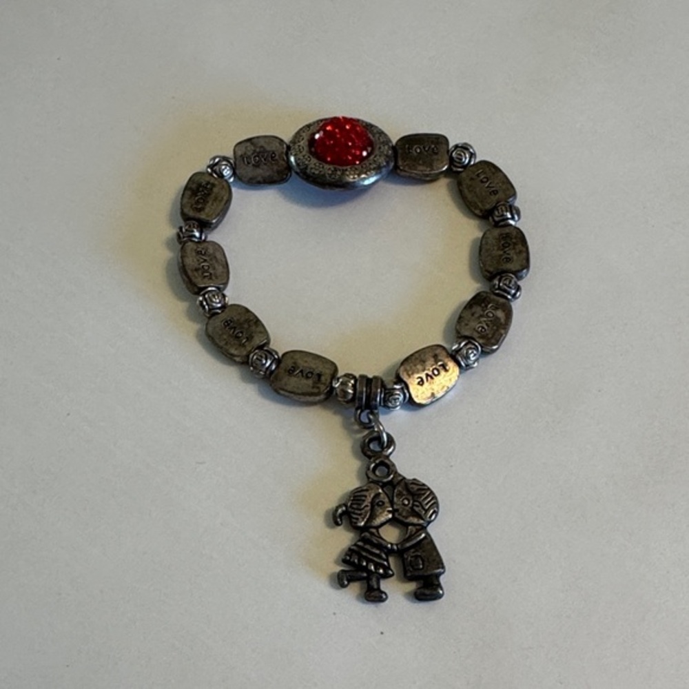 Love boy and girl kissing bracelet